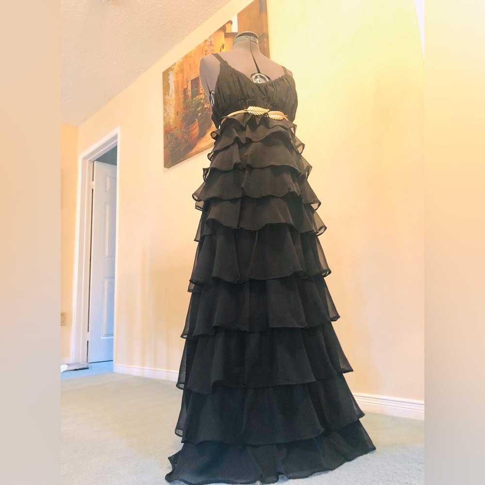 Romeo &Juliet Couture Elegant Black Ruffled Evening / Graduation Prom Dress